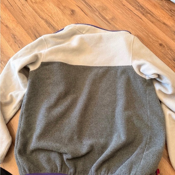 Patagonia Cream Fleece with Purple Trim - Picture 2 of 3